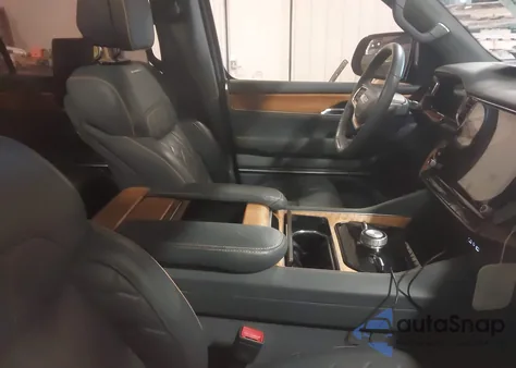 2022 Jeep Grand Wagoneer Series Iii 4X4 из США, поврежденный, VIN 1C4SJVGJ8NS195939